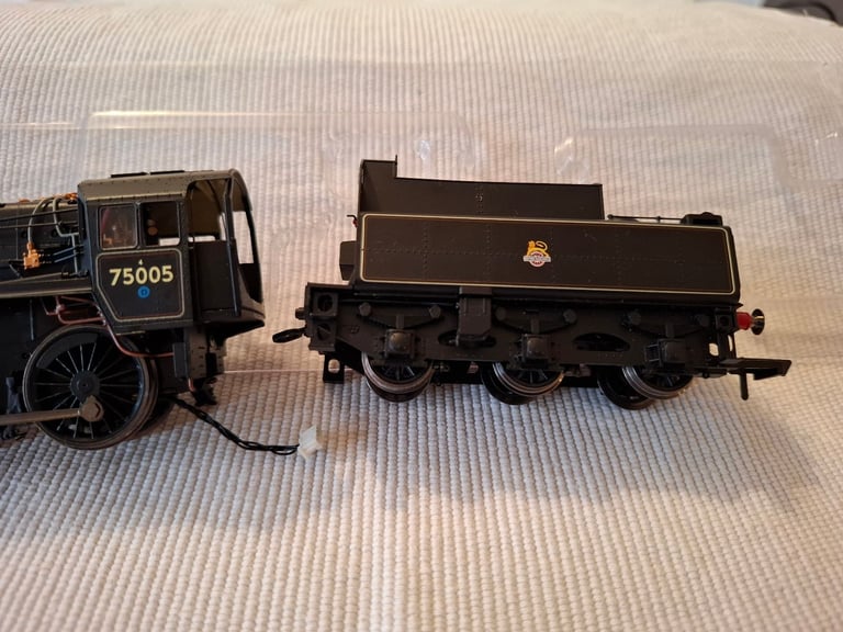 Hornby 00 gauge locamotive and tender