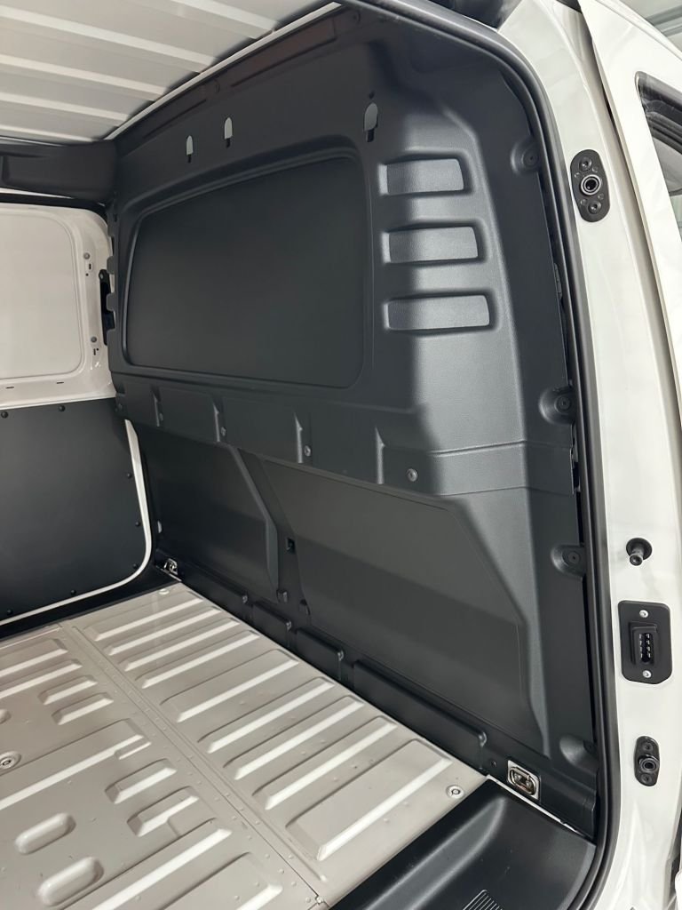 2024 74 VOLKSWAGEN CADDY MAXI 2.0 TDI C20 COMMERCE PANEL VAN 6DR DIESEL MANUAL L