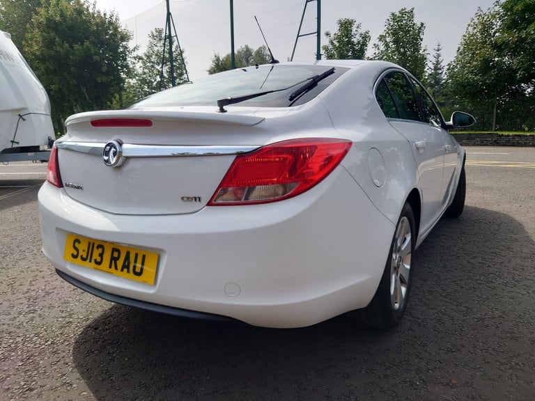 Vauxhall, INSIGNIA, Hatchback, 2013, Manual, 1956 (cc),5 doors - Image 7