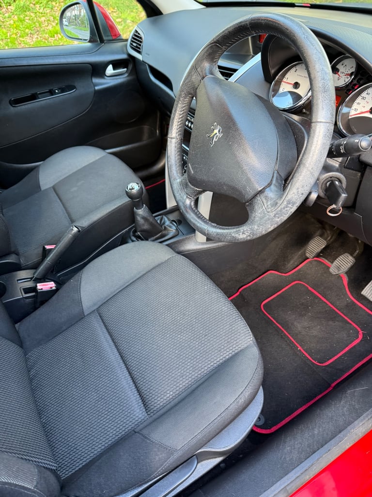 Peugeot, 207, Hatchback, 2012, Manual, 1560 (cc), 5 doors