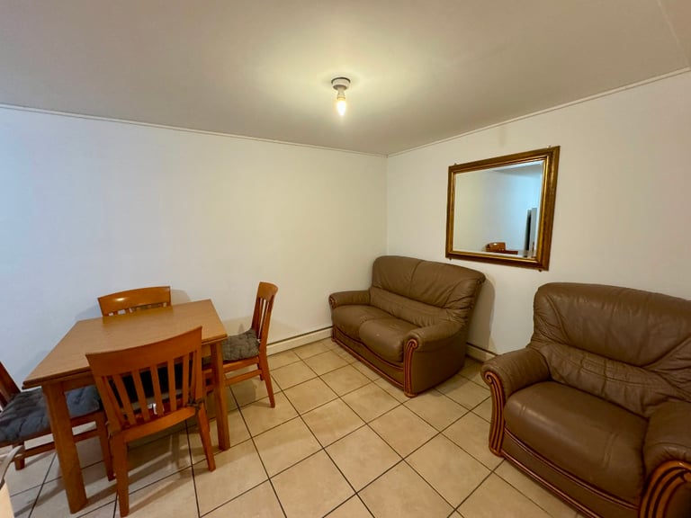 2 bedroom flat in Niddry Street, Old Town, Edinburgh, EH1 1LG