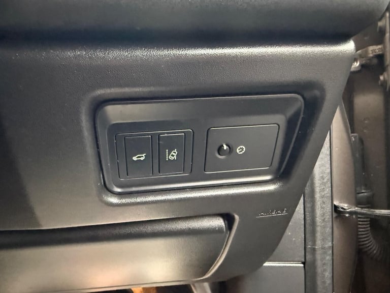 LAND ROVER DISCOVERY SPORT 2.2 SD4 HSE 2015