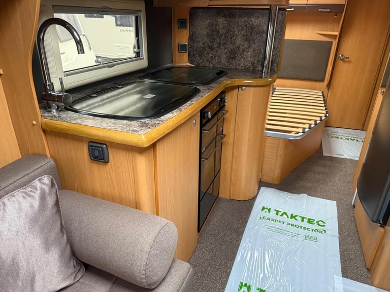 2011 Buccaneer Schooner Fixed bed end large washroom