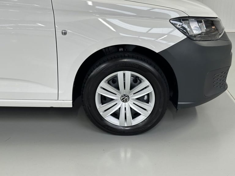 2024 74 VOLKSWAGEN CADDY MAXI 2.0 TDI C20 COMMERCE PANEL VAN 6DR DIESEL MANUAL L