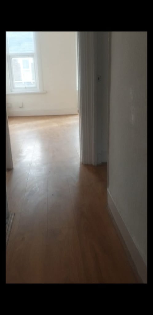 3 bedroom house with garden & driveway in Dagenham RM10 9YN