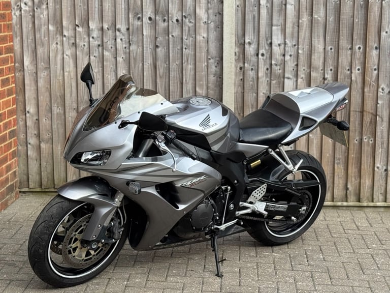 HONDA CBR 1000 RR FIREBLADE 2006 (56) SUPER SPORT + VERY CLEAN EXAMPLE 