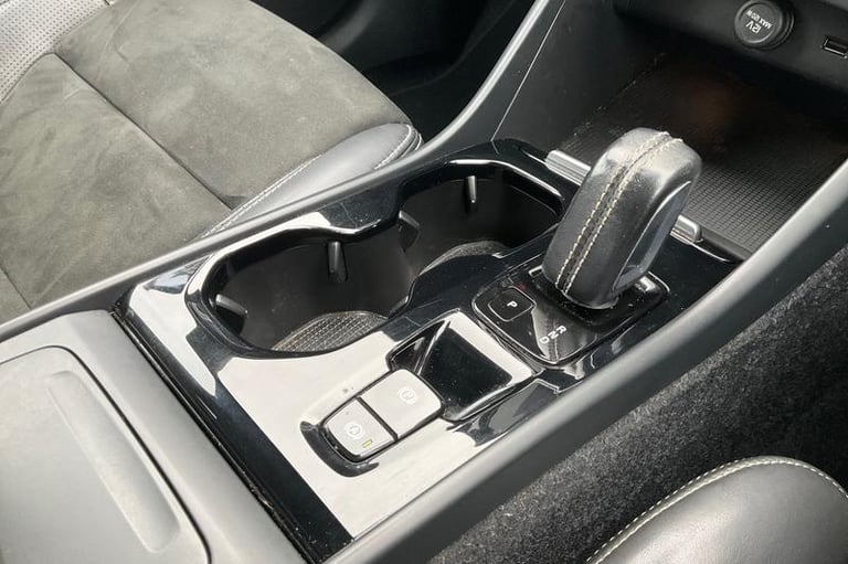 2020 Volvo XC40 2.0 B4P R DESIGN Pro 5dr Auto Semi-Auto Estate Petrol Semi Automatic