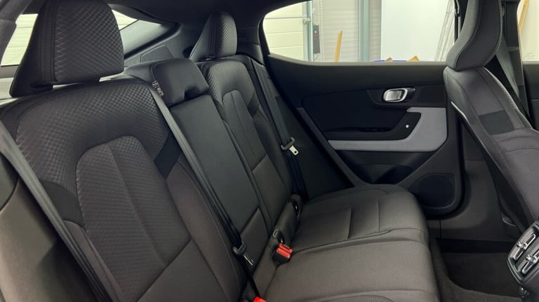 2022 Polestar Polestar 2 Long range Dual motor - Pilot Lite Hatchback Electric Automatic