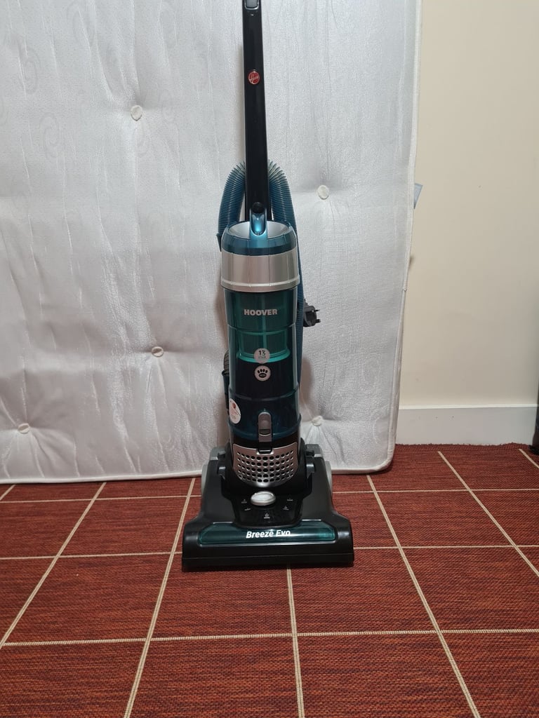 image for Hoover bagless upright vacuum cleaner in excellent condition 