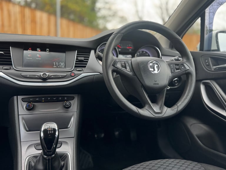 2016 Vauxhall Astra 1.6 CDTi 16V Design 5dr HATCHBACK Diesel Manual