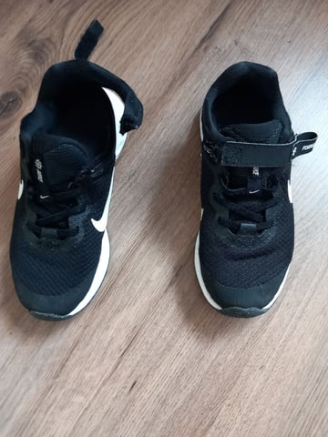 Nike trainers size 13 zip opens for easy on 10 in Saltcoats North Ayrshire Gumtree