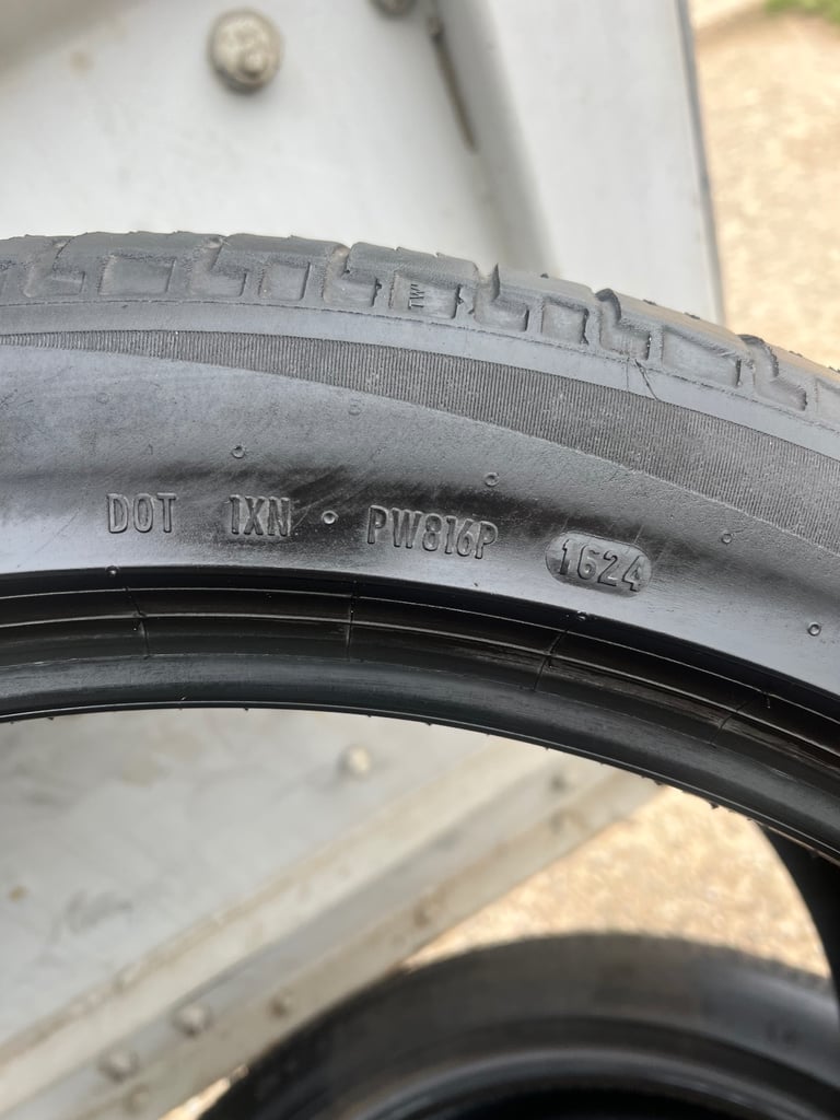  HL 285/40/R23 PIRELLI SCORPIAN MS 6-7MM DOT 1624.  115Y PART WORN