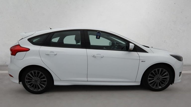 2017 Ford Focus 1.0 EcoBoost 125 ST-Line 5dr HATCHBACK PETROL Manual