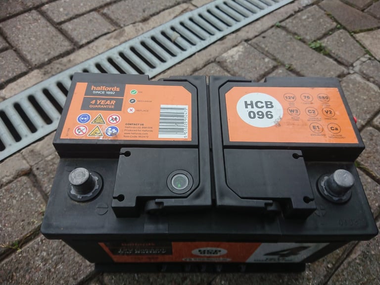 image for Like new car or van battery 12 76ah 680a