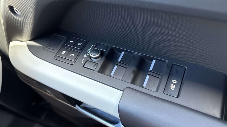 2021 Land Rover Defender 3.0 D300 X-Dynamic HSE 110 5dr Auto [7 Seat] ESTATE DIESEL Automatic