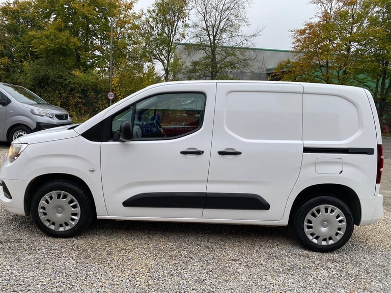 2020 Vauxhall Combo 1.6 Turbo D 2300 Sportive L1 H1 Euro 6 (s/s) 4dr PANEL VAN Diesel Manual