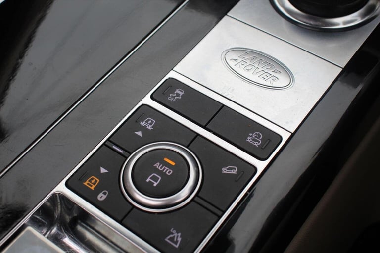 LAND ROVER RANGE ROVER 4.4 SD V8 Vogue SE Auto 4WD Euro 6 (s/s) 5dr 2019