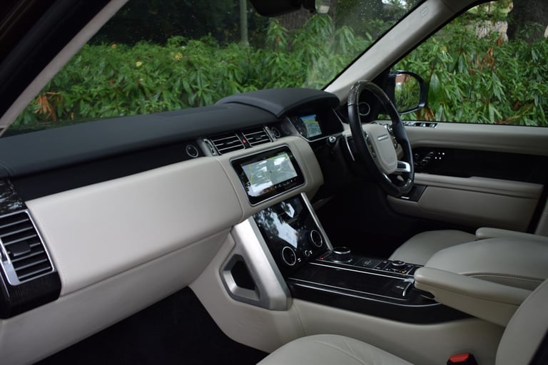 2019 Land Rover Range Rover V8 AUTOBIOGRAPHY+Top of the range model! Estate Petrol Automatic