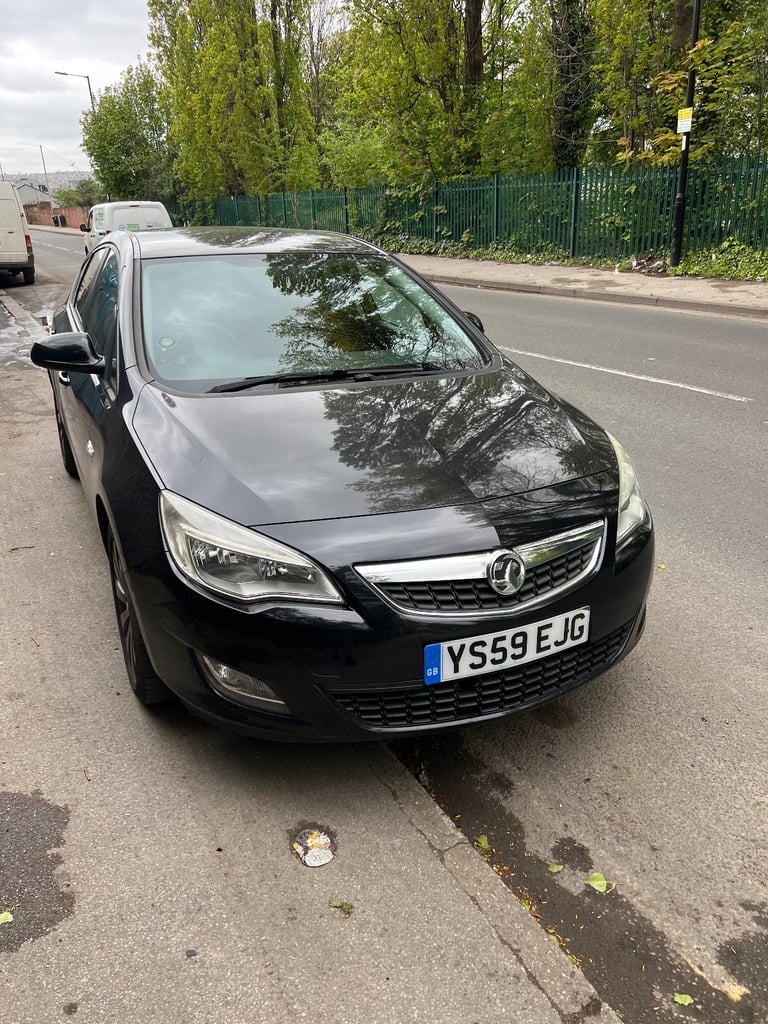 Astra 1.6 Petrol – Practical, dependable, minor work needed, drives well.”