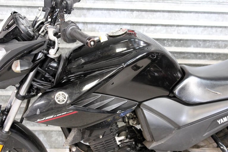 2018 18 YAMAHA YS 125 LEARNER LEGAL TRADE SALE BLACK 28K MILES NEW MOT YS125 YBR
