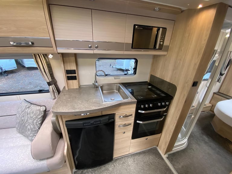 ELDDIS CRUSADER AURORA - 2019 - ISLAND BED - 4 BERTH - MOVER - PRISTINE 