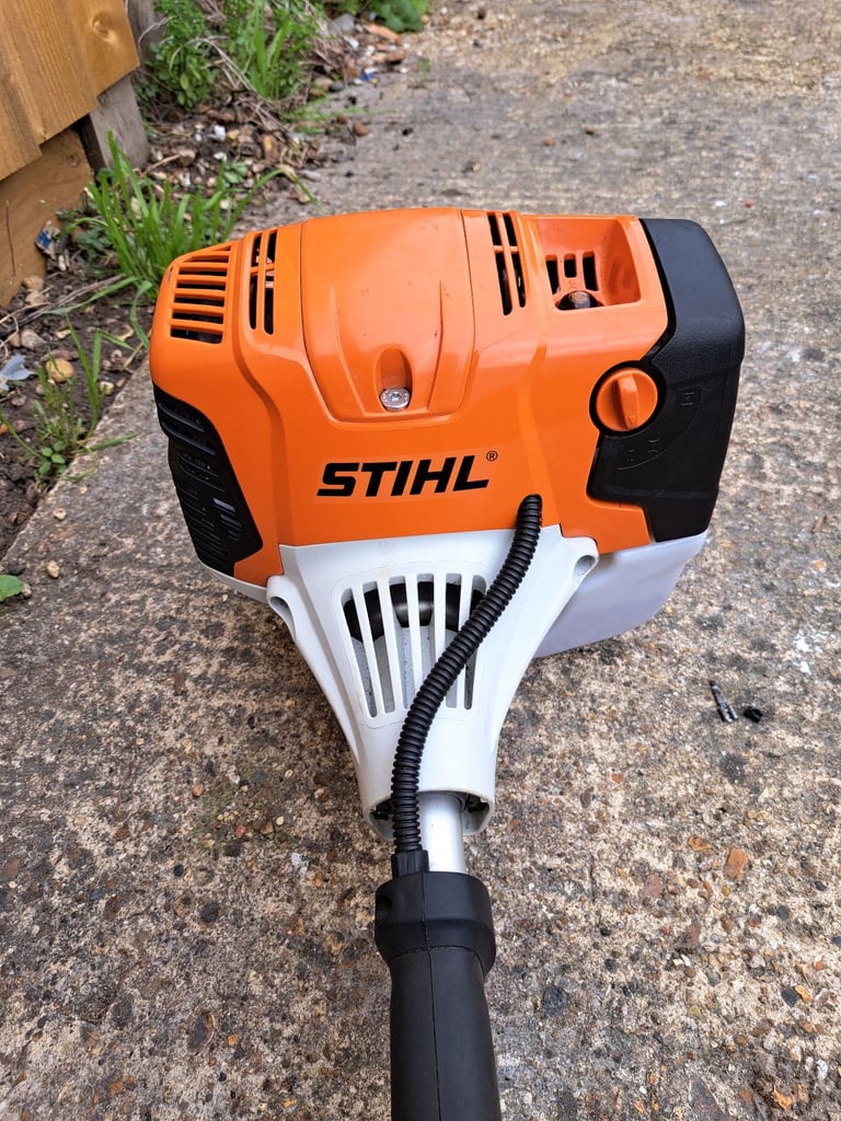 A 2022 Stihl combi head unit KM111R