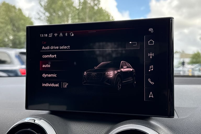 2025 Audi Q2 S line 30 TFSI  116 PS 6-speed SUV PETROL Manual