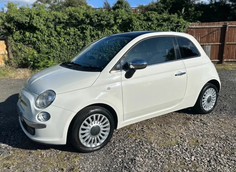 * 66,000 * 2010 FIAT 500 1.2 LOUNGE PETROL 3 DOOR HATCHBACK * £35 A YEAR ROAD TAX *