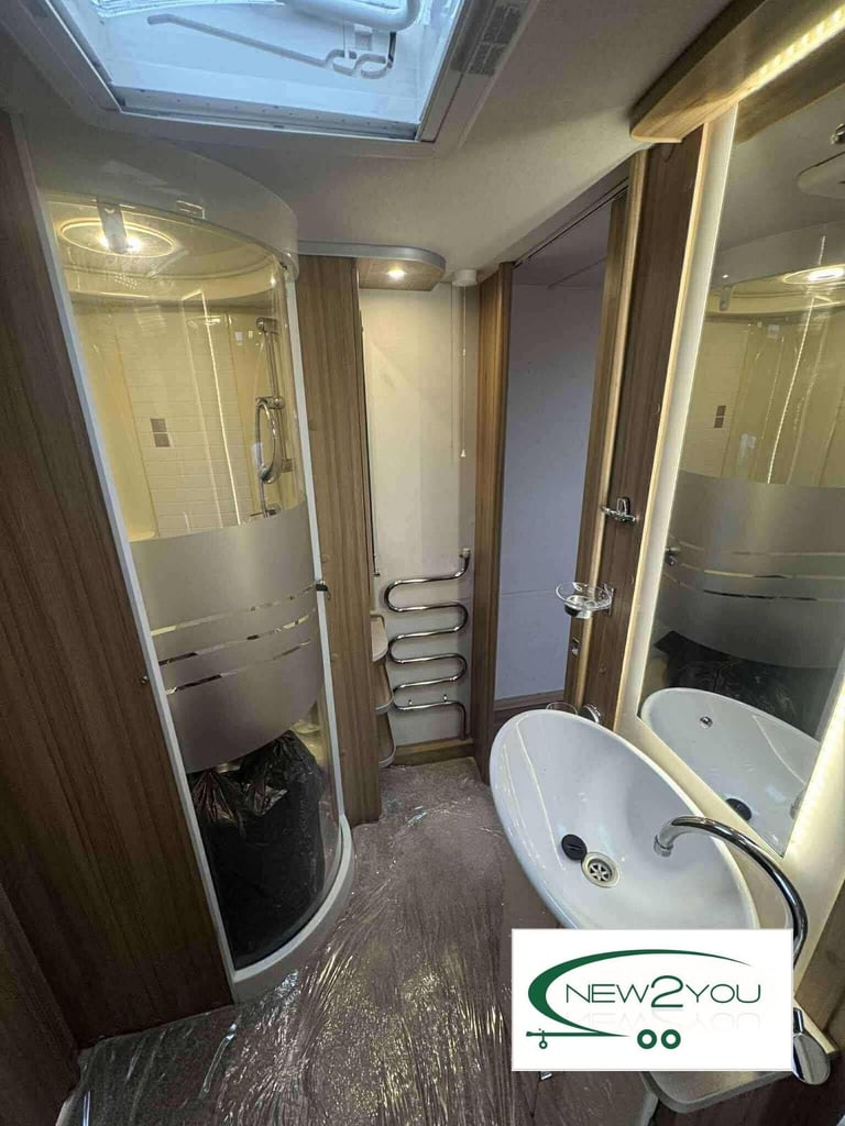 2016 Lunar Delta RI 4 Berth TRASNVERSE BED Caravan - STOCK NO E193