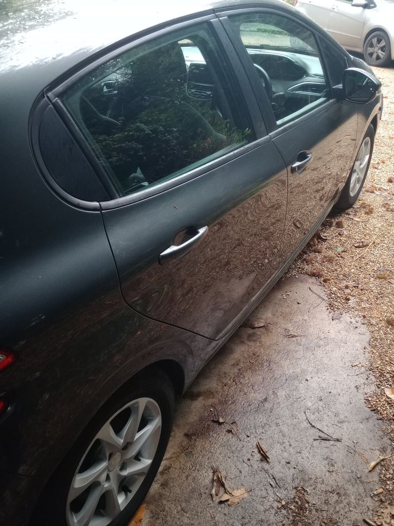 Peugeot, 208, Hatchback, 2012, Manual, 1199 (cc), 5 doors