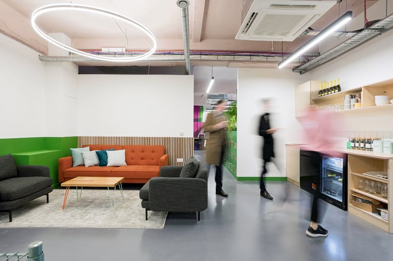 London - SW6 1EL, Access to professional office space for 3 people in HQ London, Effie Road