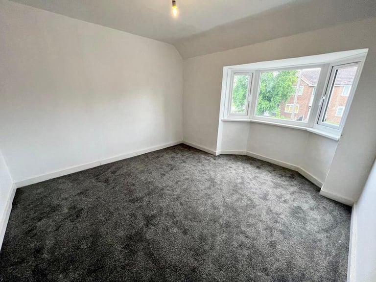 Recently Fully Refurbished 5 bedrooms House Opposite Upney Station, Ilford- Company Let Allowed