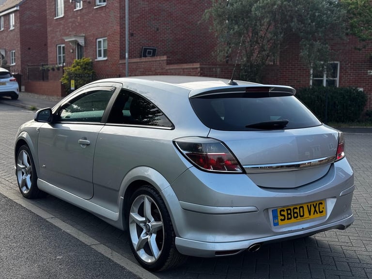 VAUXHALL ASTRA 1.8 VVT 16v SRi 2011