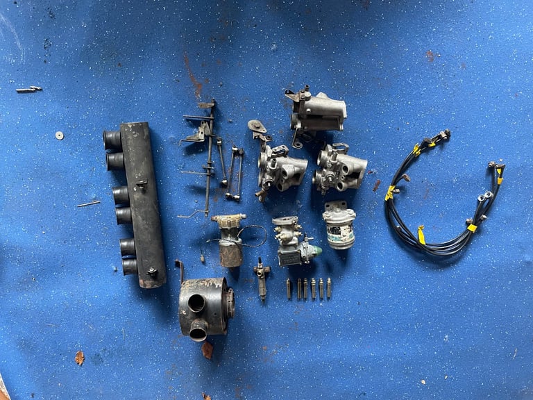 Triumph 2500 Lucas injection system