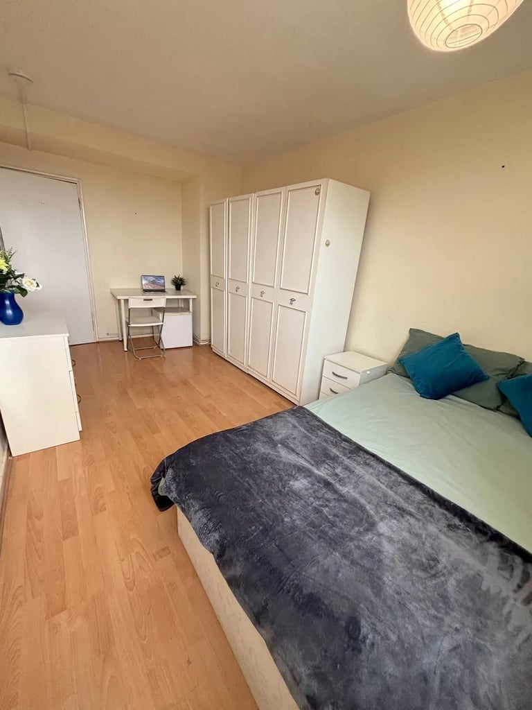 🏡 Double Room Near 46 Ingram House, Daling Way 🏡 