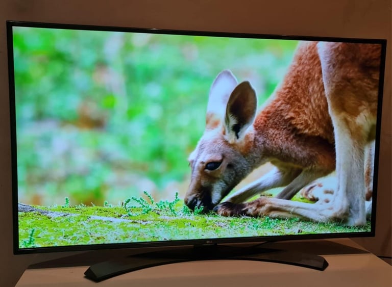 49 inches Smart LG 4K UHD TV 