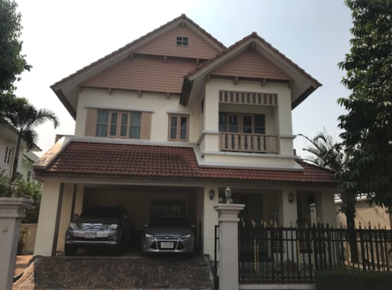 Spread the balance over 10 years - 3 bed house in Bangkok, Thailand