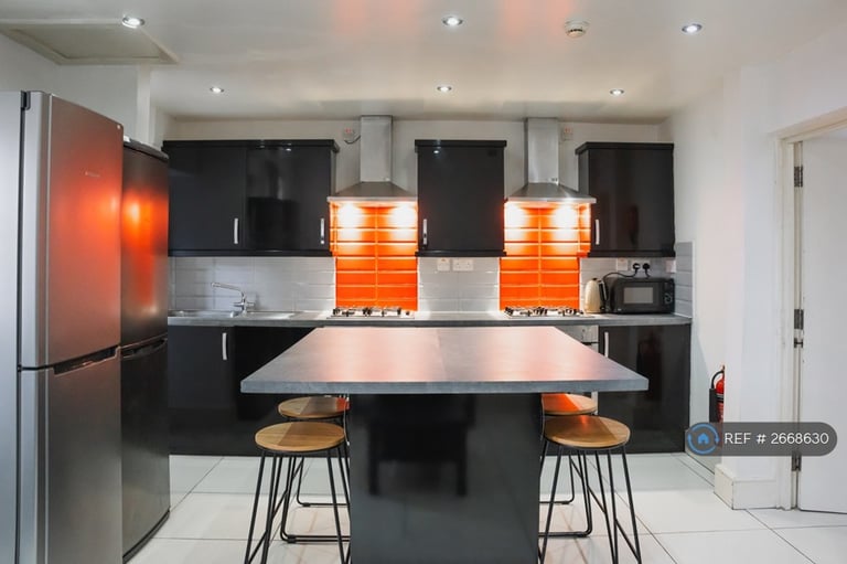 9 bedroom house in Brunswick Street, Leamington Spa, CV31 (9 bed) (#2668630)