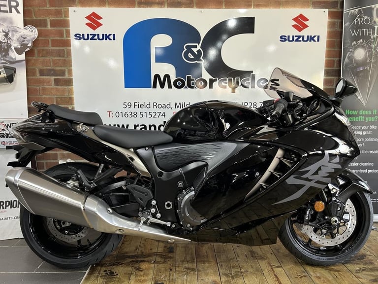 Latest Edition Hayabusa with seat hump and Yoshi Pipes