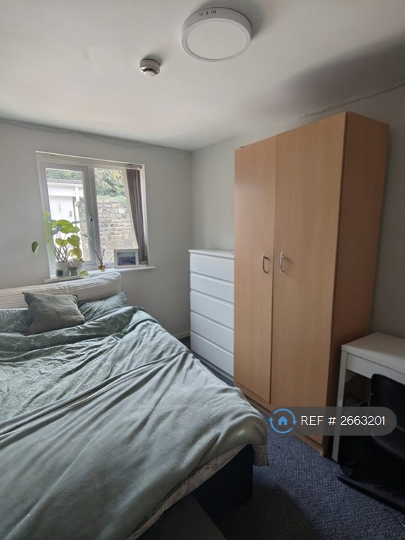6 bedroom flat in Cardiff, Cardiff, CF24 (6 bed) (#2663201)