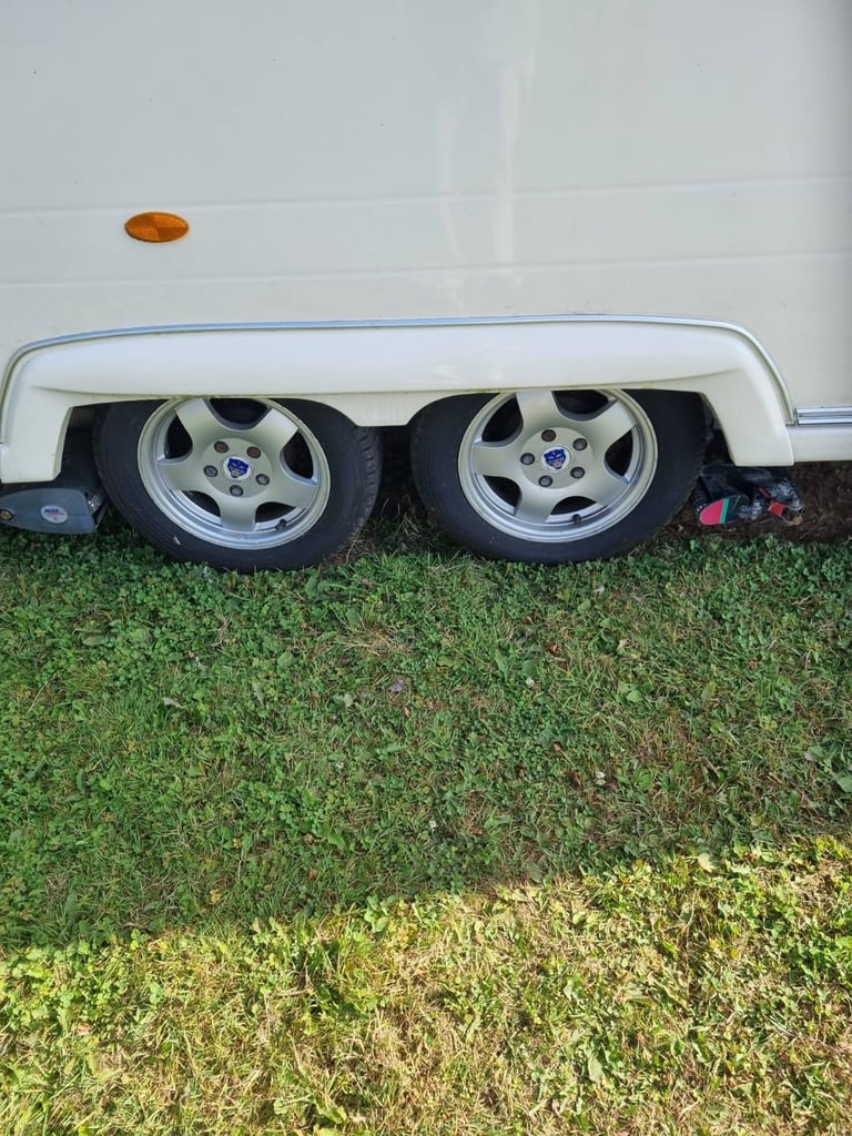 Avondale Argente 642-4 fixed bed 4 motor movers  