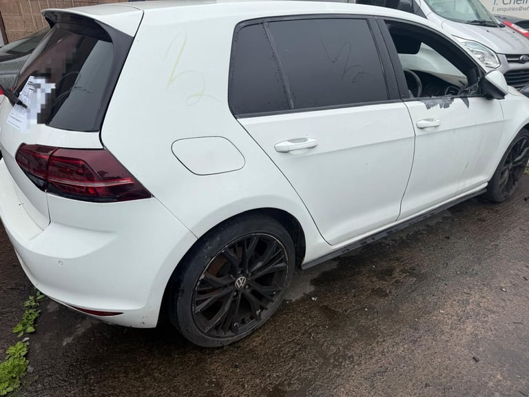 Breaking spare parts vw golf mk7 gtd white