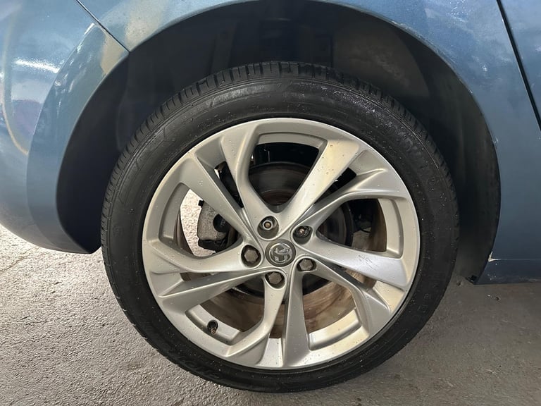 2017 Vauxhall Astra 1.4i Turbo SRi Nav Euro 6 5dr HATCHBACK Petrol Manual