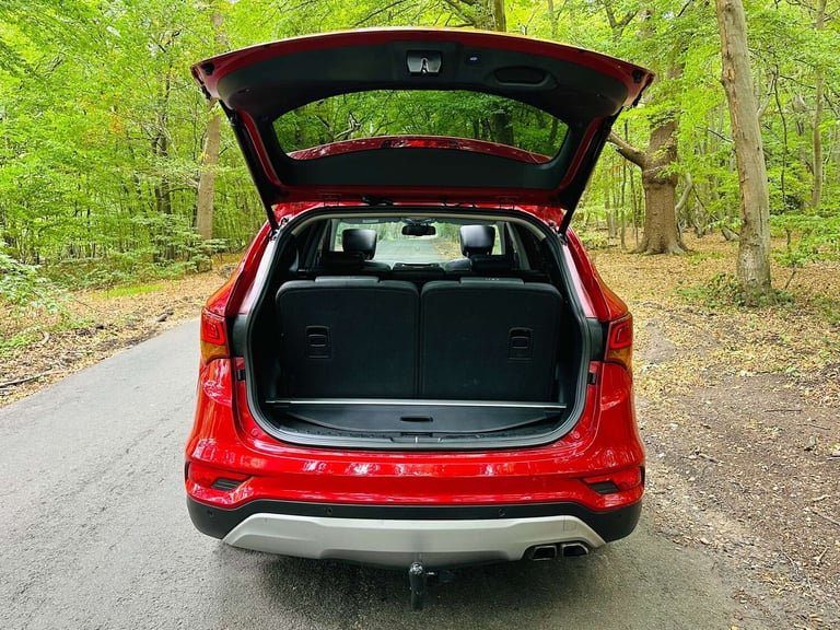 2016 Hyundai Santa Fe 2.2 Santa Fe Premium SE Blue Drive CRDi Auto 4WD 5dr SUV Diesel Automatic