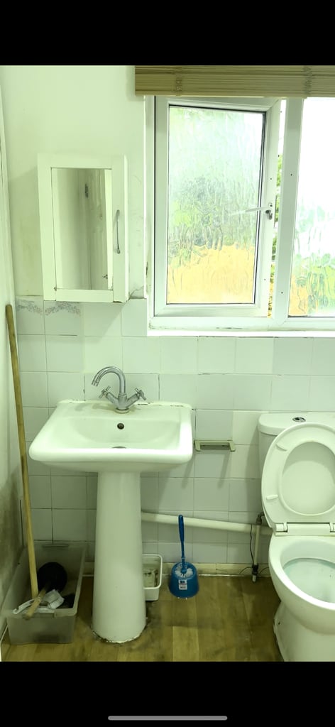 3 Bedroom House to Rent £2700 Parking/Garage/Garden