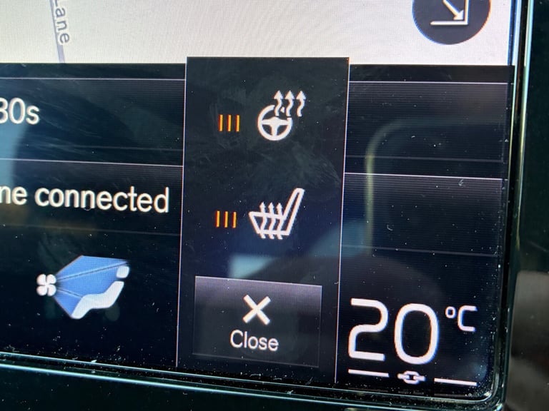 2020 Volvo XC40 2.0 D4 [190] R DESIGN Pro 5dr AWD Geartronic ESTATE Diesel Automatic