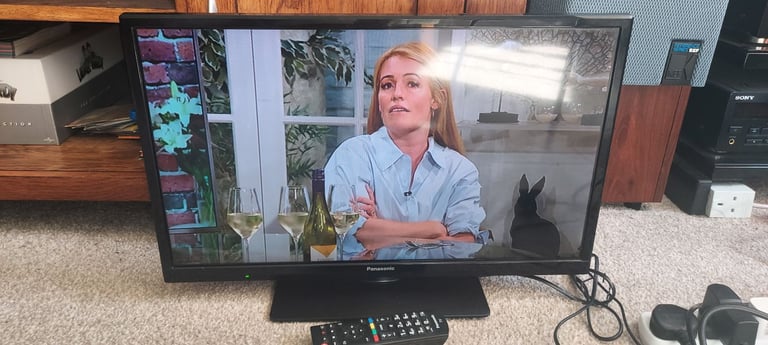 image for (2) TVs (24") (HD) (1 Year old) (Like new)e