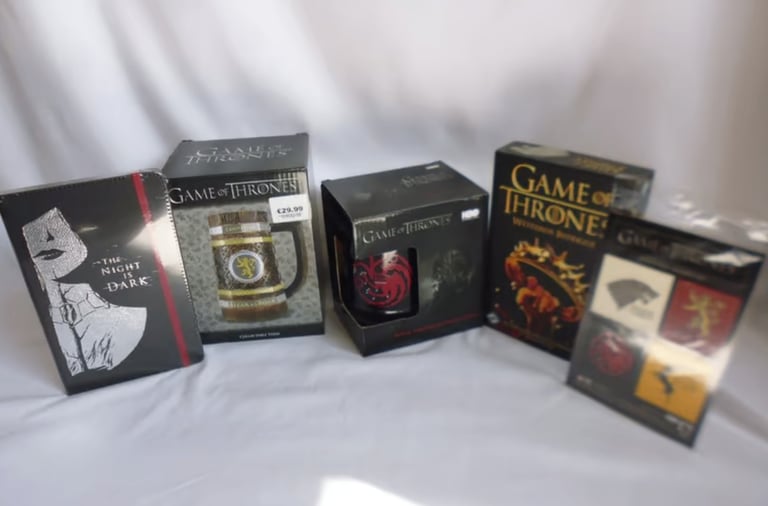 image for Game of Thrones Collectibles - Targaryen + Lannister Stein Game, Magnets, Notebook.