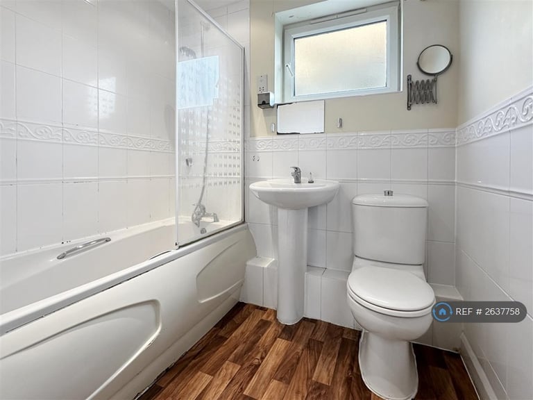 2 bedroom flat in Ainsworth Place, Cambridge, CB1 (2 bed) (#2637758)