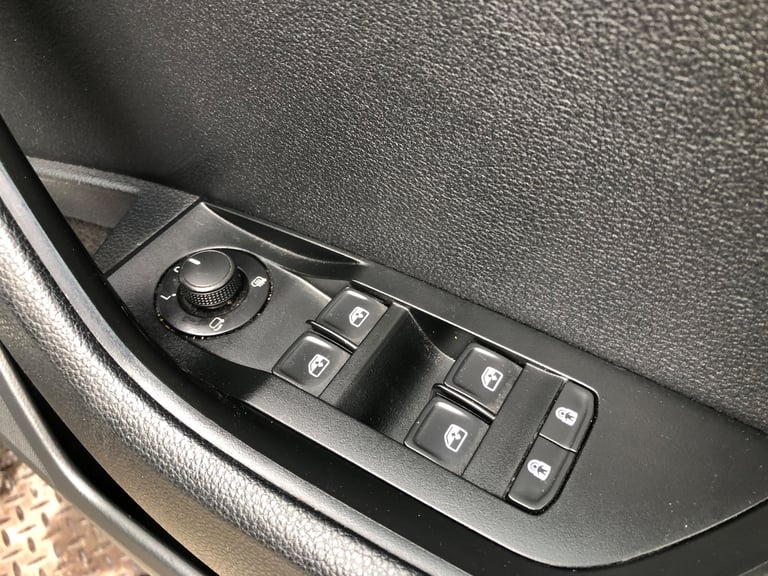 2018 Skoda Superb 2.0 TDI CR SE Technology 5dr DSG [7 Speed] ESTATE Diesel Automatic